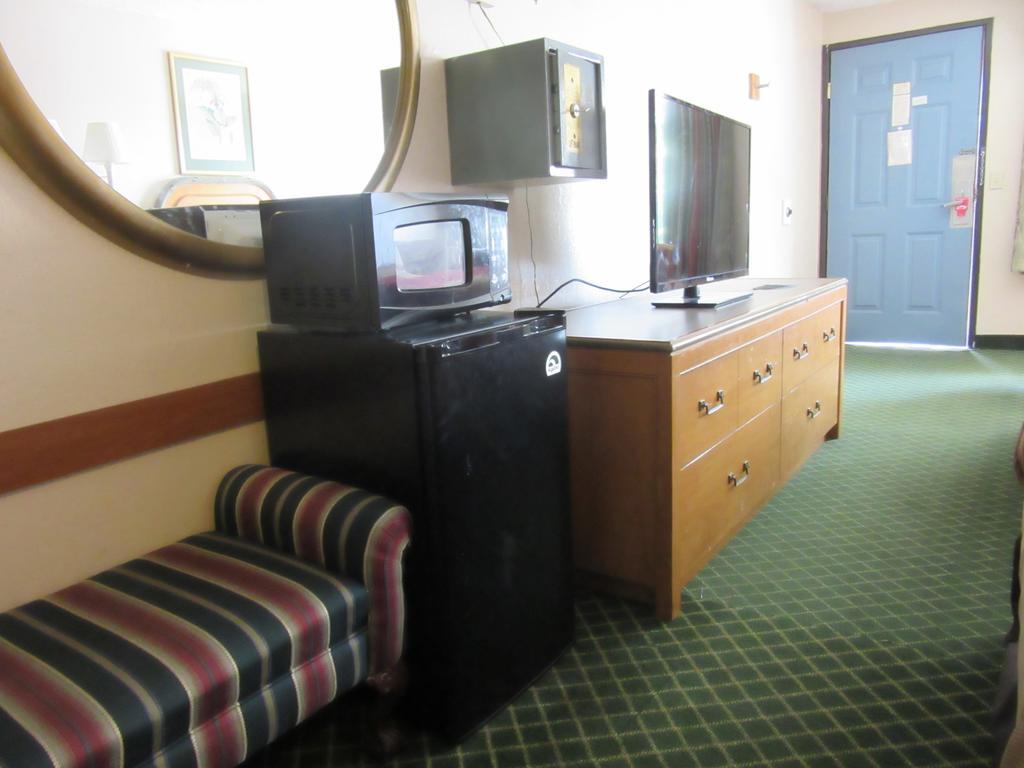 Econo Lodge Pooler - Savannah I-95 ภายนอก รูปภาพ