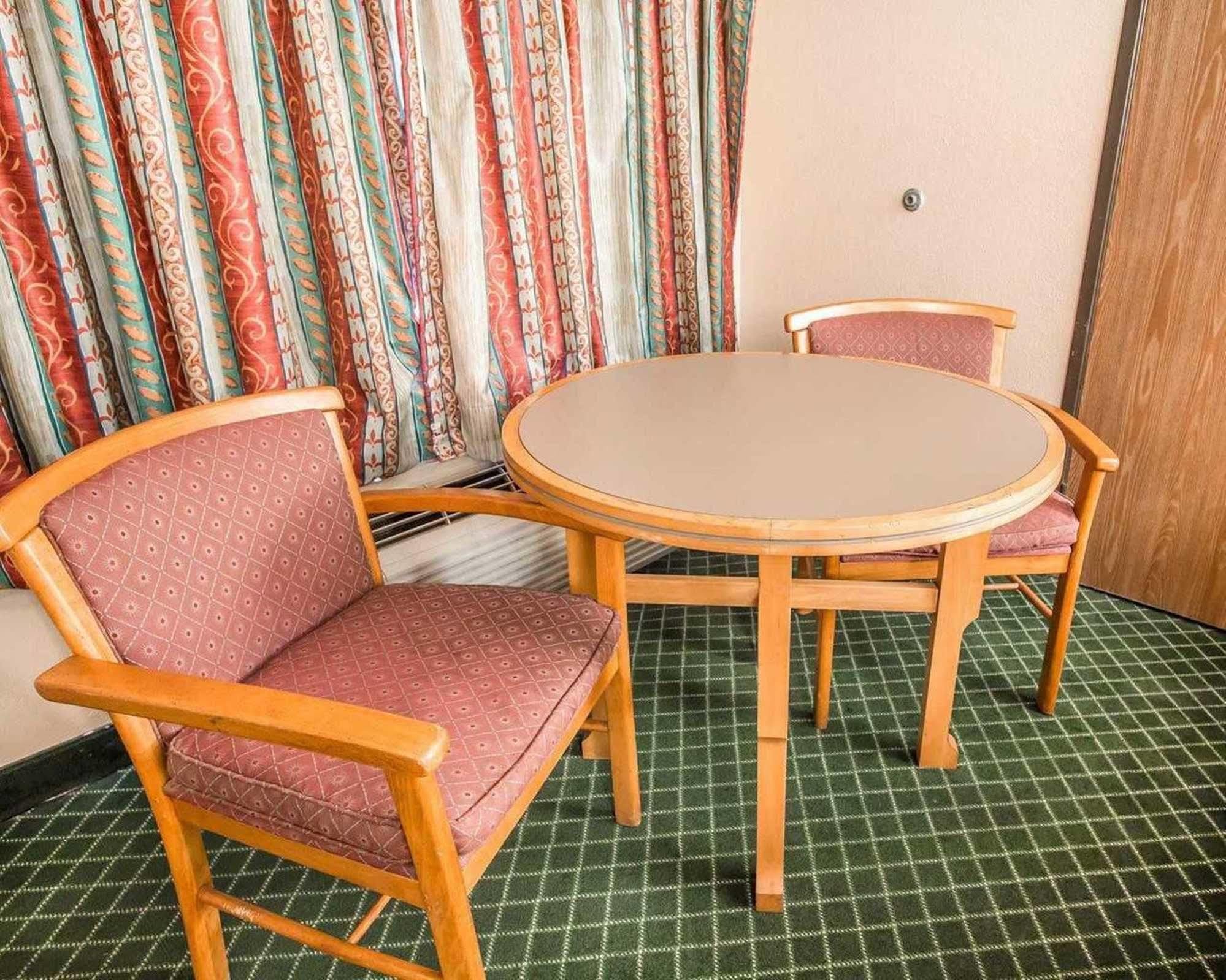 Econo Lodge Pooler - Savannah I-95 ภายนอก รูปภาพ